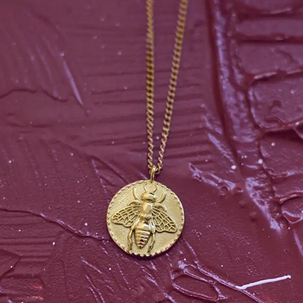 New 18K Gold Minimalist Bee Necklace